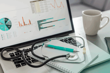 Dashboard com indicadores de eficiência hospitalar gerado por sistema de gestão médica